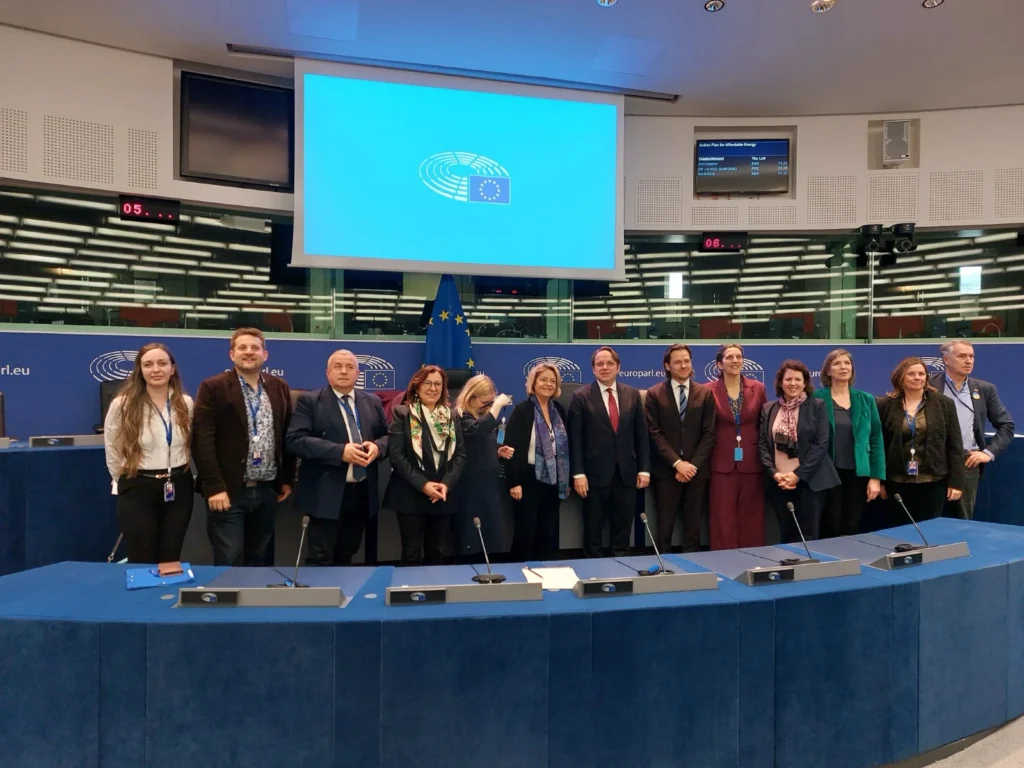 Scambio di opinioni con il Commissario Várhelyi: qual è lo stato di avanzamento dei lavori in Commissione?